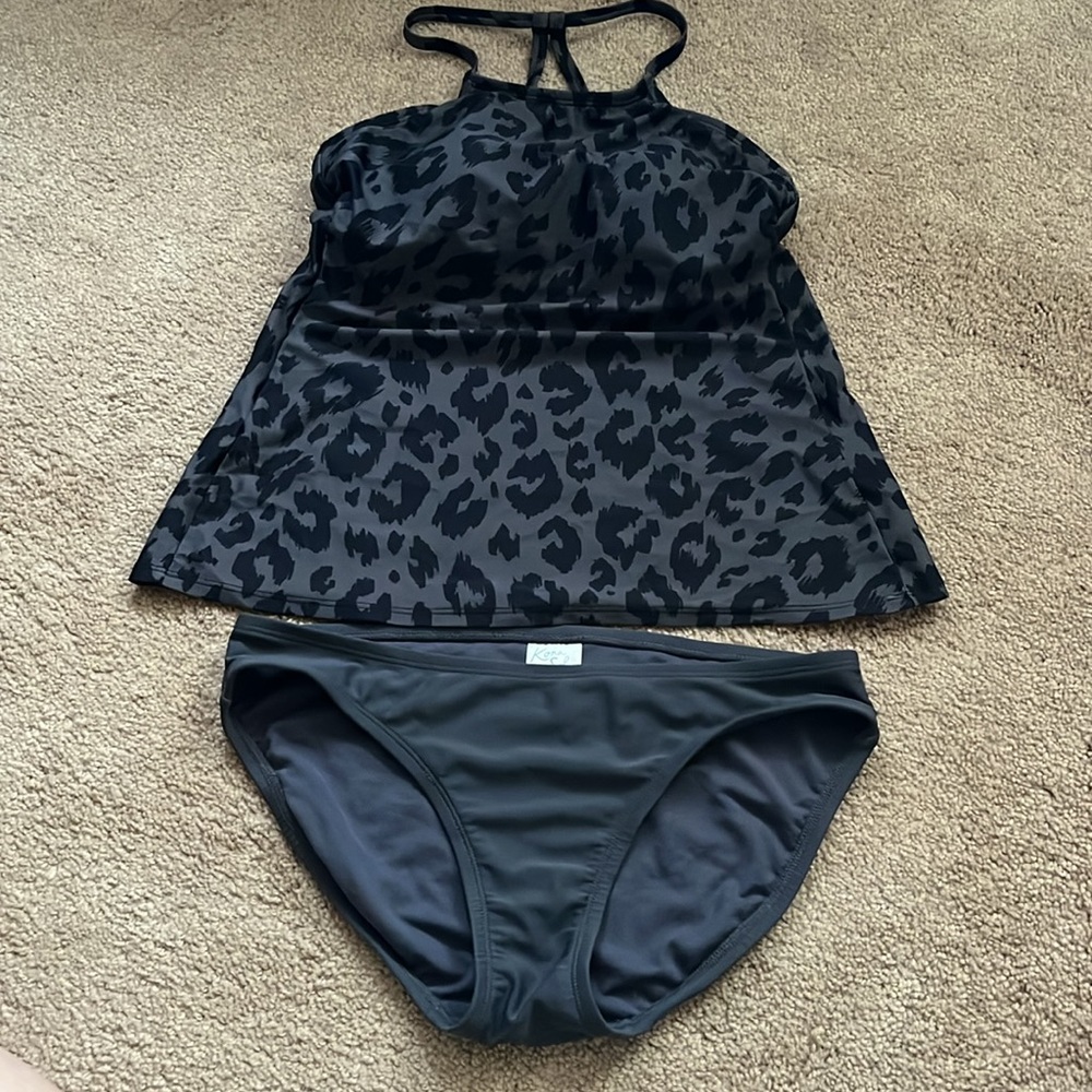 Kona Sol Women’s Bathing Suit Gray & Black leopard print
